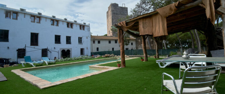 Casa desde la piscina